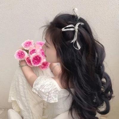 着牛仔裤的钟馗